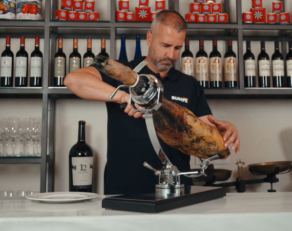 Jamoneros Córdoba Plus: La fusión perfecta de calidad, diseño e innovación para el corte de jamón