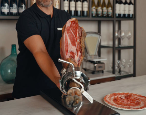 Jamoneros Córdoba Plus: La fusión perfecta de calidad, diseño e innovación para el corte de jamón